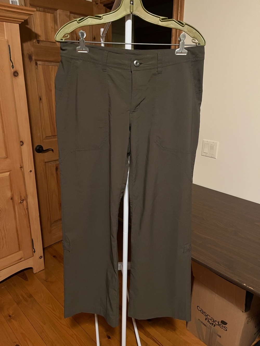 Patagonia Women’s Light Pants size 8